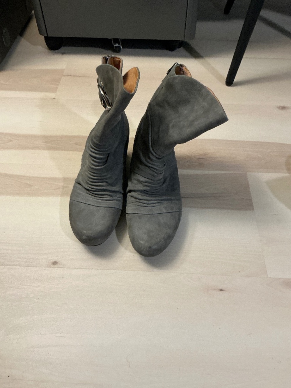 Earthies gray wedge boot size 8.5